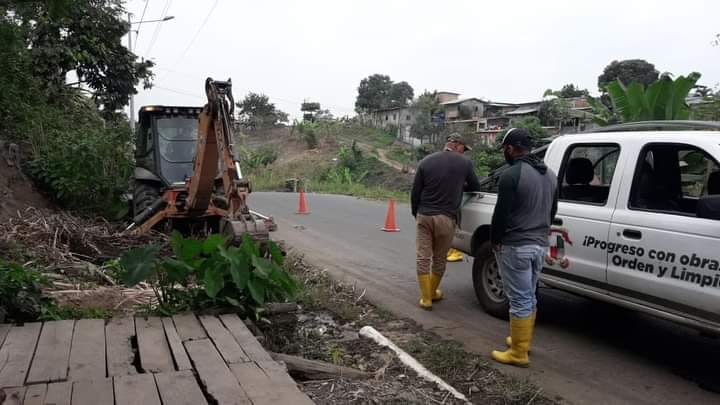 TRABAJOS DE LIMPIEZA E INTERCONEXIÓN DE REDES DE AGUA EN EL SECTOR LA BALDRAMINA Y LA FAVELA.