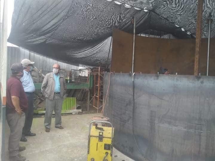 EL ING. NARCISO YONFÁ SUPERVISA LA CONSTRUCCIÓN DE TANQUE ELEVADO PARA LA PARROQUIA LA ESPERANZA.