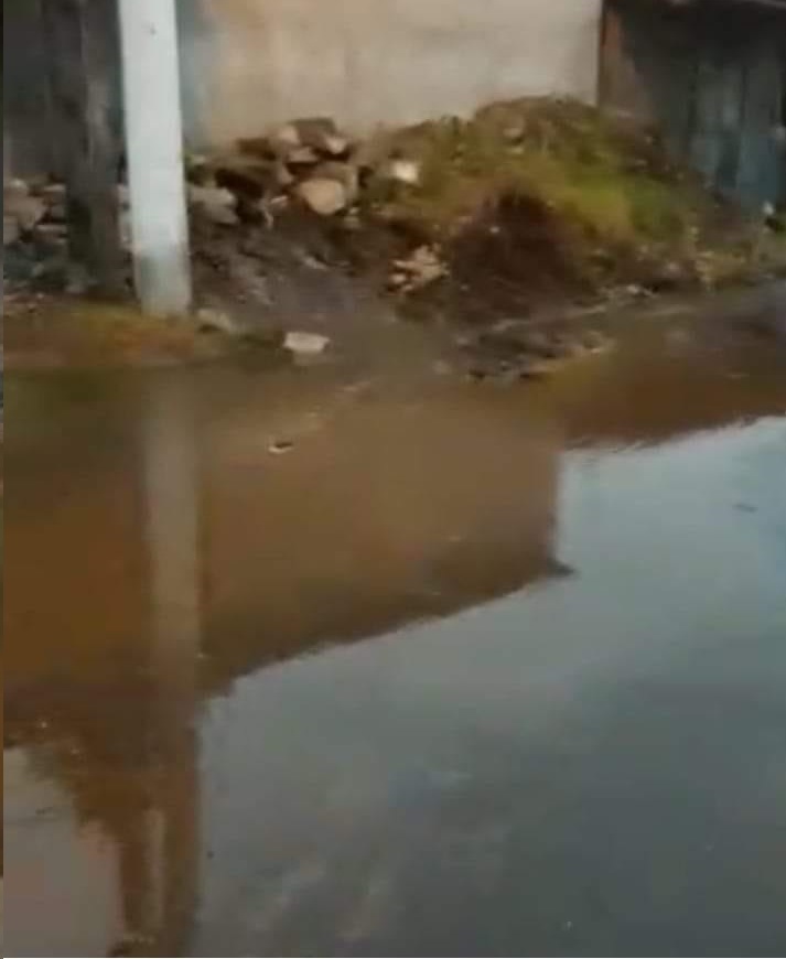 SE SUSPENDE SERVICIO DE AGUA POTABLE EN LA PARROQUIA SAN CAMILO POR DAÑOS EN TUBERÍA PVC DE 315 M. UBICADA ATRÁS DEL COLEGIO REPÚBLICA DEL ECUADOR.