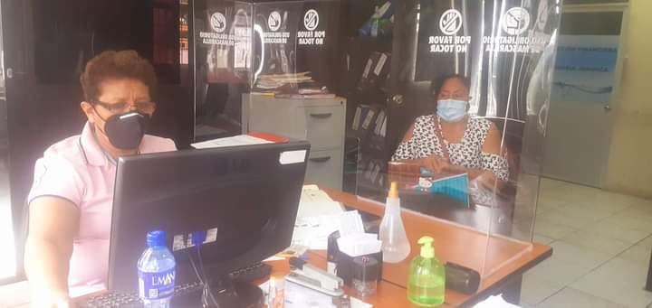 EL ÁREA ADMINISTRATIVA DE LA EPMAPAQ SE ENCUENTRA ATENDIENDO CONSTANTEMENTE PARA ACTUALIZACIÓN DE DATOS DE CONTRIBUYENTES.