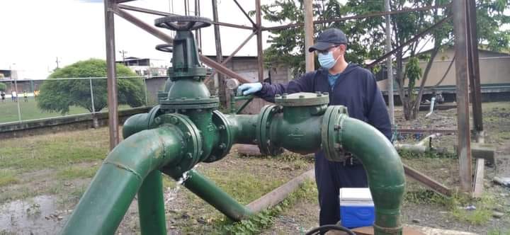 LA EPMAPAQ SE ENCUENTRA REALIZANDO ANÁLISIS DE CALIDAD DE AGUA CONSTANTES EN TODAS LA ESTACIONES DE BOMBEO.