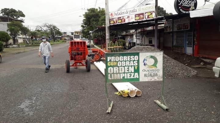 CONTINÚAN TRABAJOS DE SUSTITUCIÓN DE COLECTORES TERCIARIOS EN LA CIUDADELA EL GUAYACÁN.