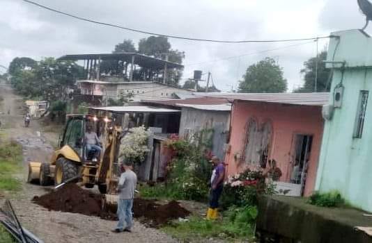 SE REALIZÓ LIMPIEZA DE ACOMETIDA DOMICILIARIA EN EL SECTOR NUEVO AMANECER.