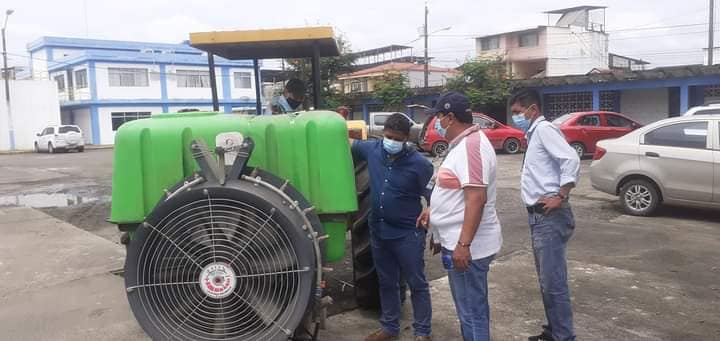 SE REALIZÓ FUMIGACIÓN EXTERNA EN LA EPMAPAQ COMO MEDIDA PREVENTIVA AL COVID 19.