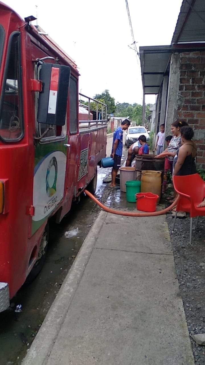 ENTREGA DE AGUA EN TANQUERO MUNICIPAL PARA EL SECTOR LA JUDITH.