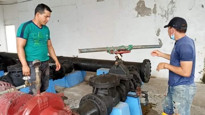 LA EPMAPAQ SIEMPRE TRABAJANDO CON RESPONSABILIDAD PARA ENTREGAR AGUA DE CALIDAD A LA CIUDADANÍA QUEVEDEÑA.