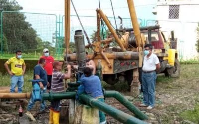EL GERENTE DE LA EPMAPAQ, SUPERVISA LOS TRABAJOS EN EL POZO PROFUNDO DE LA 20 DE FEBRERO.