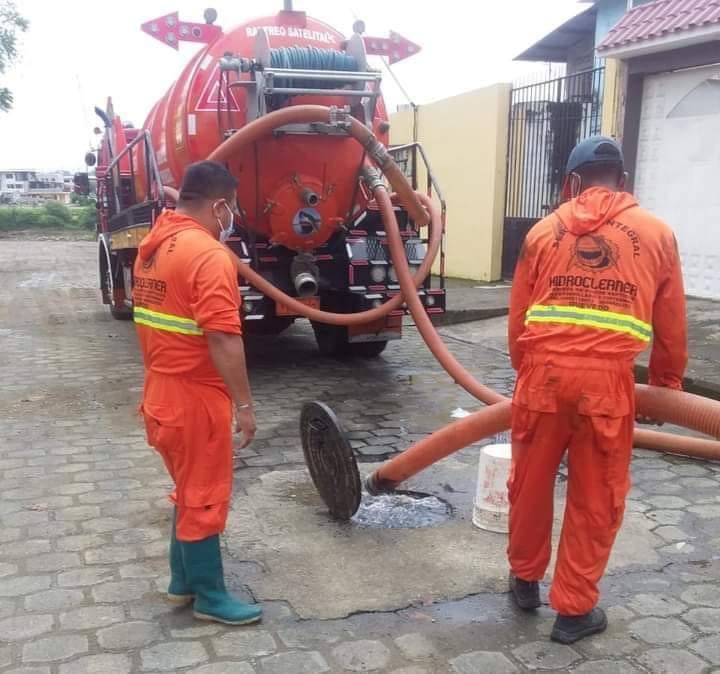 LIMPIEZA DE ALCANTARILLADO SANITARIO CON HIDROCLEANER 