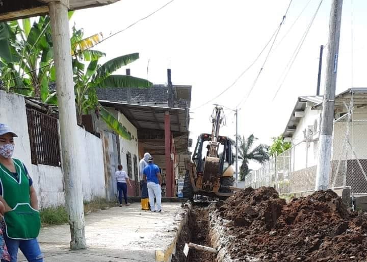 EXTENSIONES DE REDES DE AGUA POTABLE EN EL SECTOR GALO PLAZA DE LA PARROQUIA 24 DE MAYO.