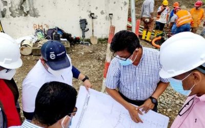 INSPECCIONADO PLANOS PARA INSTALACIÓN DE COLECTORES EN LA ESTACIÓN DE BOMBEO DE SAN CAMILO.