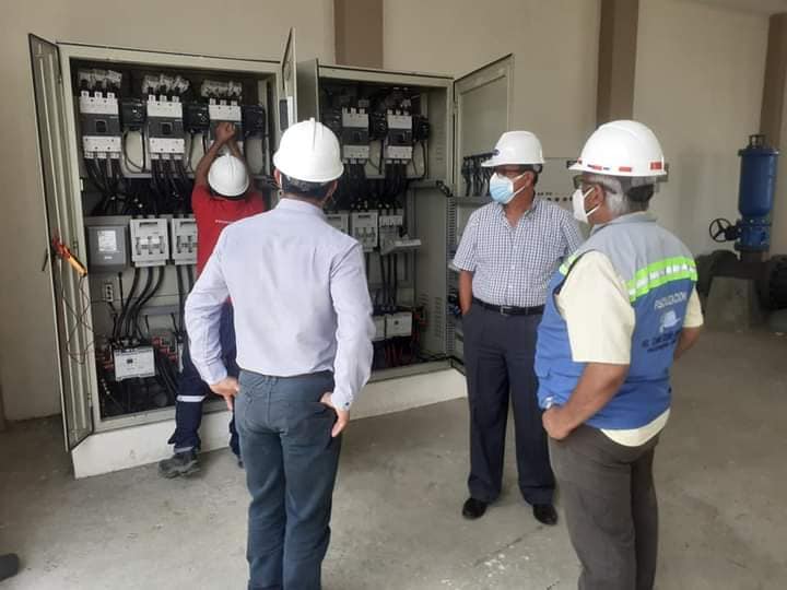 EL GERENTE DE LA EPMAPAQ Y EL PERSONAL TÉCNICO DEL BDE SUPERVISARON AVANCES DE LA OBRA DE ALCANTARILLADO SANITARIO PARA QUEVEDO.