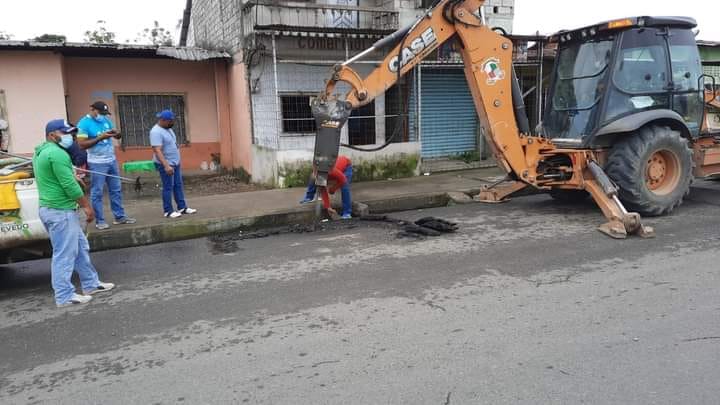 REPARACIÓN DE FUGA EN SANTA ROSA.