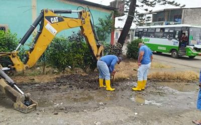 REPARACIÓN DE FUGA DE AGUA EN LA 20 DE FEBRERO.