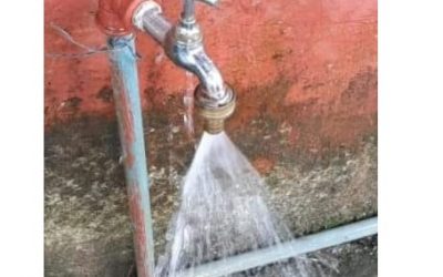 LIMPIEZA DE RED DE AGUA POTABLE EN LA CALLE PRINCIPAL DE LA BALDRAMINA.