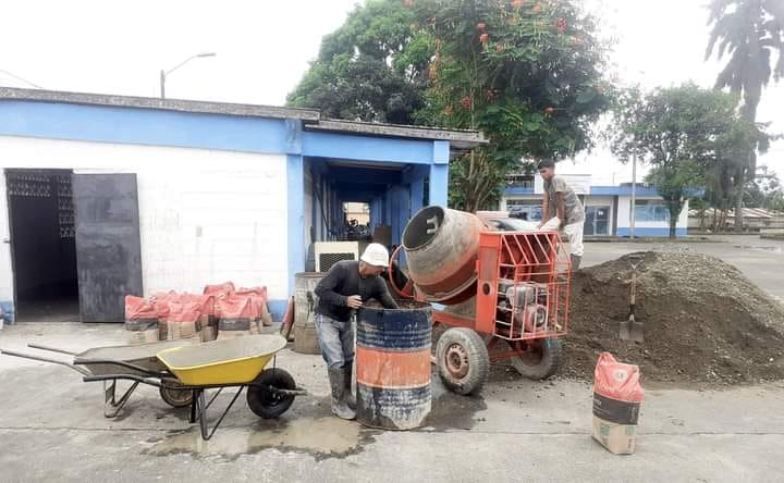 REALIZANDO MEJORAS CONTINUAS E LAS ÁREAS FÍSICAS DE LA EPMAPAQ.