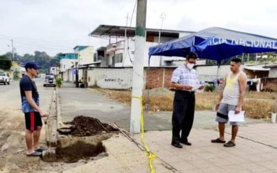 SUPERVISANDO PERMISOS DE CONEXIÓN DE GUÍAS DOMICILIARIAS EN LAS CALLES DECIMONOVENA Y ABDÓN CALDERÓN.