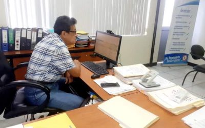 MANTENIENDO REUNIÓN POR ZOOM CON PERSONAL DEL BANCO DE DESARROLLO DEL ECUADOR.