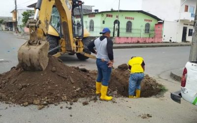 PERENNEMENTE SE REALIZA LIMPIEZAS DE AGUA POTABLE EN DIFERENTES SECTORES DE QUEVEDO.