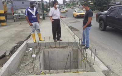 EL GERENTE REALIZÓ RECORRIDO PARA CONSTATAR TRABAJOS DE INSTALACIÓN DE LA NUEVA TUBERÍA.