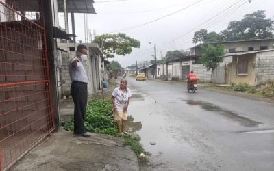 PRINCIPAL DE LA EPMAPAQ VISITA LOS CHAPULOS.