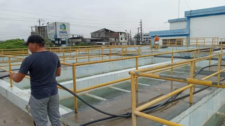SE REALIZA LA LIMPIEZA DE LAS UNIDADES DE LA PLANTA DE AGUA SUPERFICIAL.