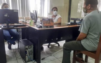 ÁREA ADMINISTRATIVA ATIENDE A LOS USUARIOS EN SUS REQUERIMIENTOS.
