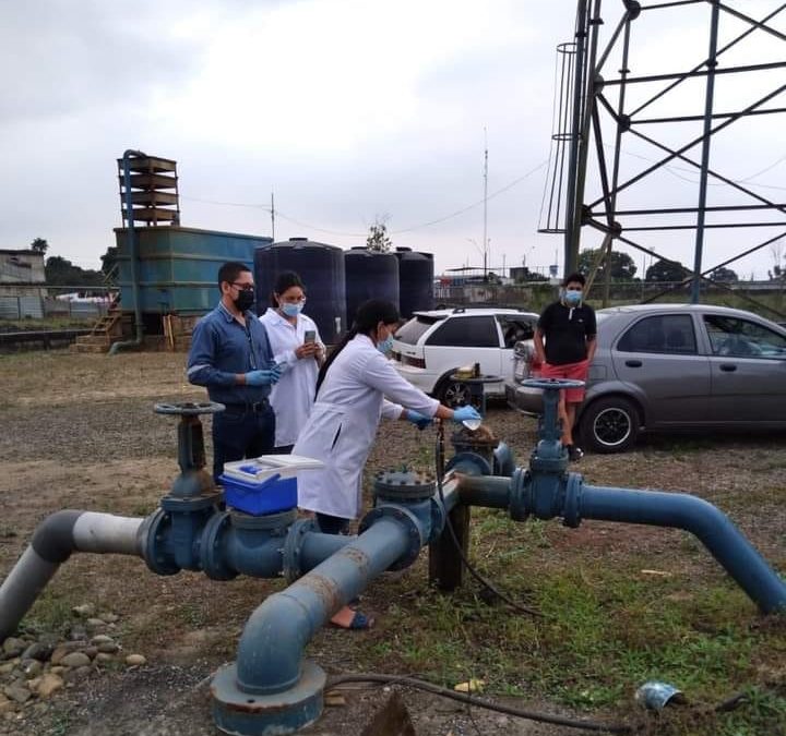 LA EPMAPAQ REALIZA EL CONTROL PERMANENTE DE LA CALIDAD DEL AGUA.