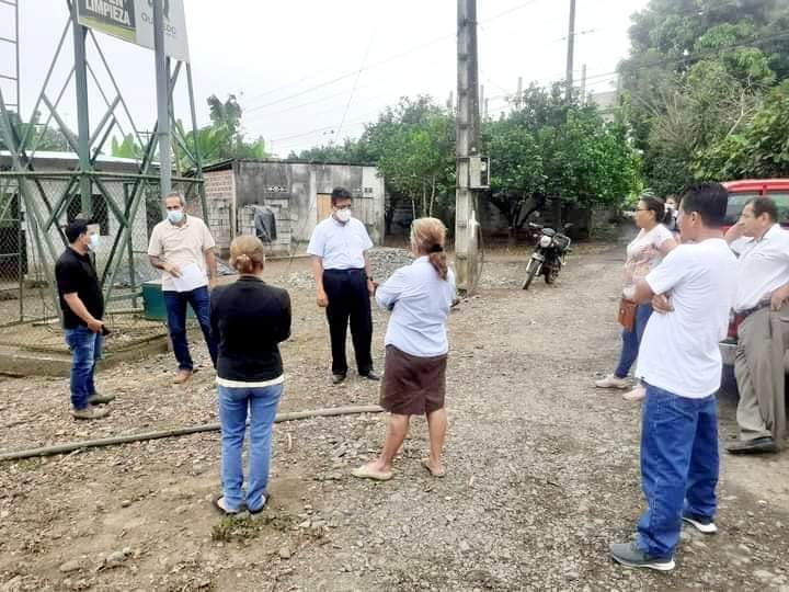GERENTE DE LA EPMAPAQ SOCIALIZA CON LA COMUNIDAD DEL RECINTO SELVA ALEGRE DE LA PARROQUIA SAN CARLOS PARA LA CONSTRUCCIÓN DE UN NUEVO POZO PROFUNDO.
