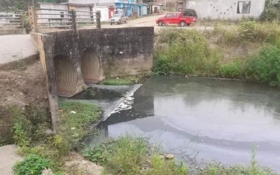 CONTINÚAN TRABAJOS DE ALCANTARILLADO SANITARIO EN DIFERENTES PUNTOS DE QUEVEDO.