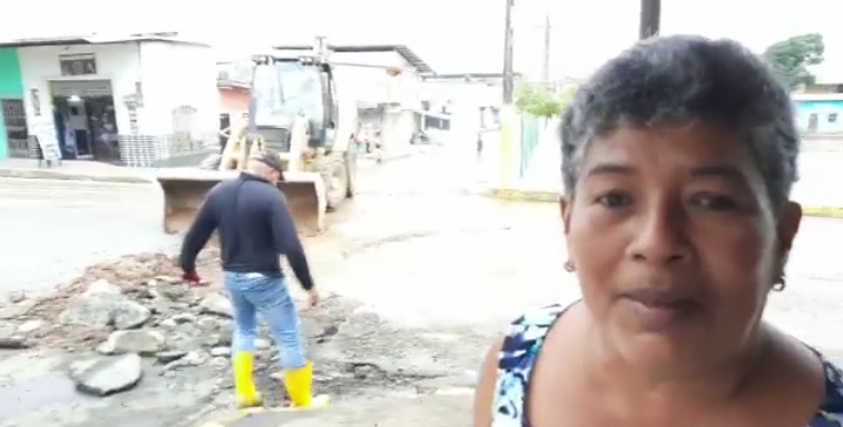 DIRIGENTE AGRADECE A LA EPMAPAQ POR LA HABILITACIÓN DEL SERVICIO DE AGUA EN SU SECTOR.