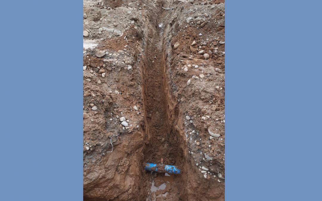 REPARACIÓN DE FUGA DE AGUA POTABLE.