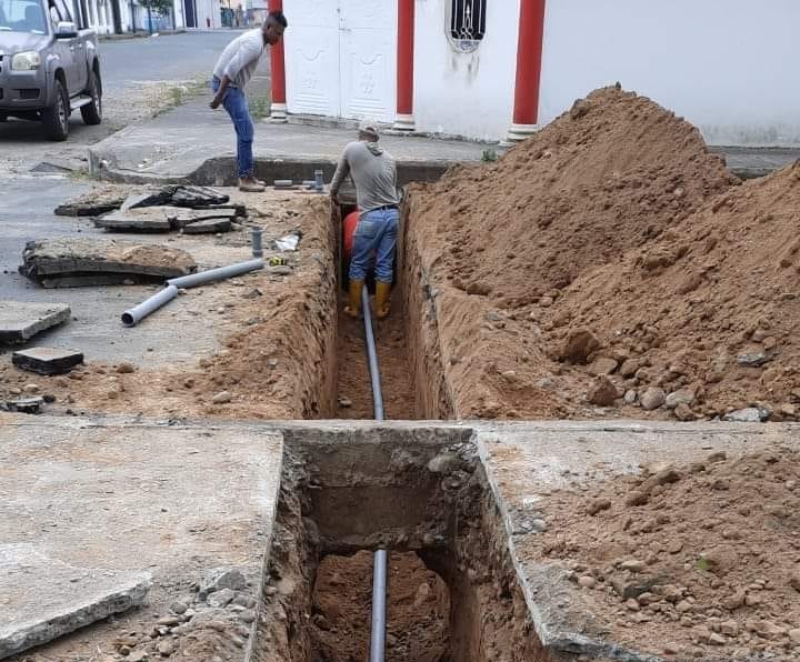 SE MEJORA EL SERVICIO DE AGUA A LOS USUARIOS DE LA CALLE COSTA RICA Y CALLES ADYACENTES.