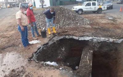 HOY QUEDA REPARADA FUGA DE AGUA A LA ALTURA DEL CLUB DE LEONES.