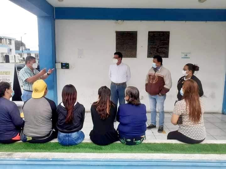 MORADORES DEL SECTOR PROMEJORAS SON ATENDIDOS POR EL PRINCIPAL DE LA EPMAPAQ .