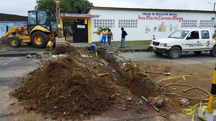LA EPMAPAQ REALIZÓ CAMBIO DE GUÍA DOMICILIARIA Y REPARACIÓN DE FUGA DE AGUA EN CENTRO DE EDUCACIÓN INICIAL.