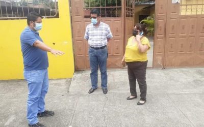GERENTE DE LA EPMAPAQ VISITA LUGAR QUE SERÁ INTERVENIDO CON OBRA DE ALCANTARILLADO.