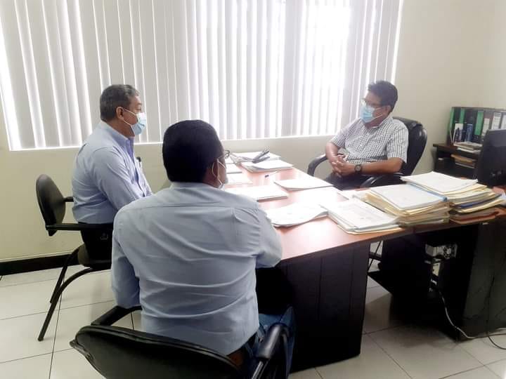 PERSONAL DE ACERO COMERCIAL VISITA AL GERENTE DE LA EPMAPAQ.