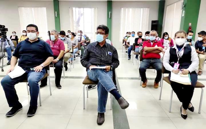 GERENTE PRESENTE EN LA APROBACIÓN DE LA ORDENANZA SUSTITUTIVA DE LA ORDENANZA DE CREACION DE LA EPMAPAQ.