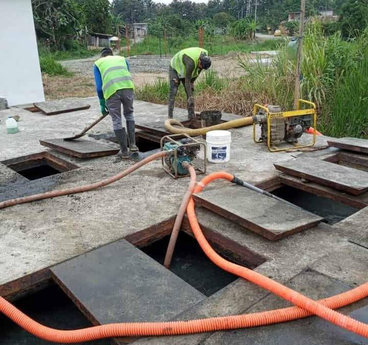 SE REALIZAN TRABAJOS DE DESAZOLVE EN LA PTAR DE LA VICTORIA.