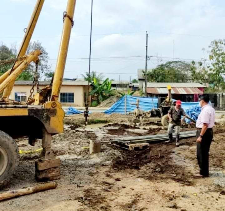 SUPERVISIÓN CONTINUA Y EXHAUSTIVA POR PARTE DEL GERENTE GENERAL DE LA EPMAPAQ SOBRE CONSTRUCCIÓN DEL NUEVO POZO PROFUNDO EN SAN CARLOS.