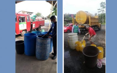 TANQUEROS MUNICIPALES ENTREGAN AGUA EN EL RECINTO SELVA ALEGRE DE LA PARROQUIA SAN CARLOS .