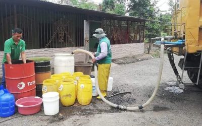 TANQUEROS MUNICIPALES DE AGUA LLEGAN A RECINTOS.
