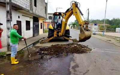 SE RAPARA FUGA DE AGUA EN LA CIUDADELA MI PAÍS