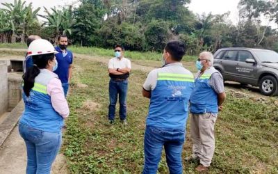 TÉCNICOS DEL BDE SUPERVISAN EL BUEN AVANCE DEL ALCANTARILLADO SANITARIO JUNTO AL GERENTE DE LA EPMAPAQ