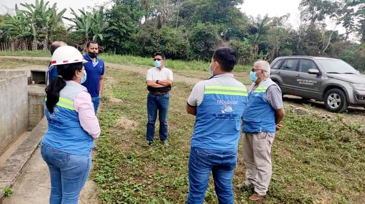 TÉCNICOS DEL BDE SUPERVISAN EL BUEN AVANCE DEL ALCANTARILLADO SANITARIO JUNTO AL GERENTE DE LA EPMAPAQ