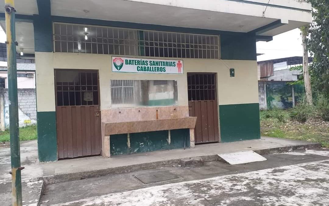 LA EPMAPAQ INSPECCIONA INSTALACIONES SANITARIAS DEL COLEGIO NICOLÁS