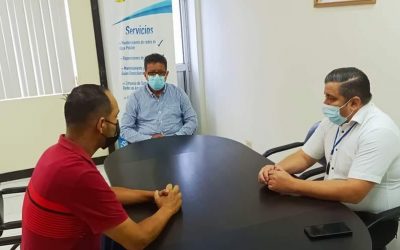 GERENTE DE LA EPMAPAQ SE REÚNE CON PERSONAL DEL ÁREA COMERCIAL.