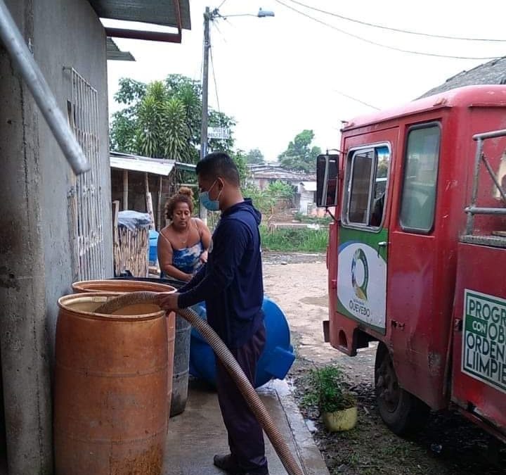 TANQUERO MUNICIPAL DE AGUA POTABLE ABASTECE A SECTORES QUE CARECEN DEL LÍQUIDO VITAL.