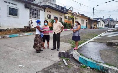 EL PRINCIPAL DE LA EPMAPAQ VISITA CALLEJÓN LOS CACHOS PARA REALIZAR MANTENIMIENTO DE ALCANTARILLADO PLUVIAL Y AGUA POTABLE.