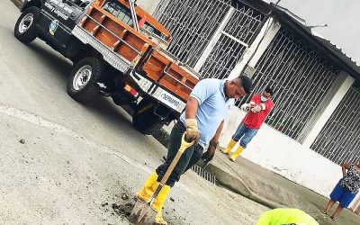 SE REALIZA LIMPIEZA DE ALCANTARILLA Y SUMIDERO